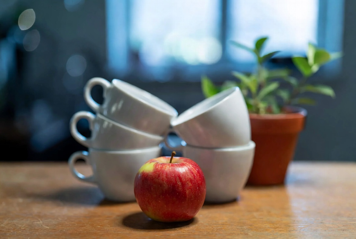 Clean minimal home screen wallpaper with subtle gradients creating visual balance